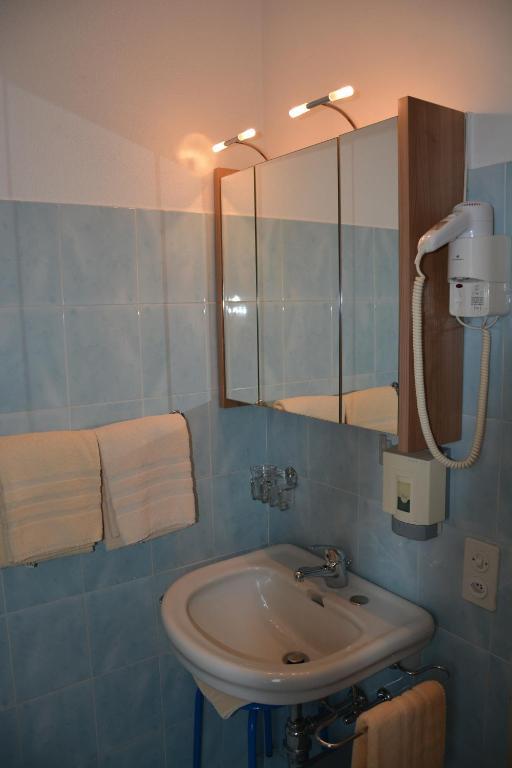 Hotel Dischma - Free Bus And Train Ticket Paradiso Rom bilde