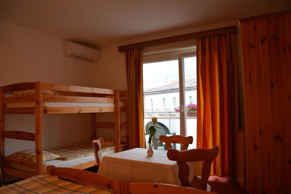 Hotel Dischma - Free Bus And Train Ticket Paradiso Rom bilde
