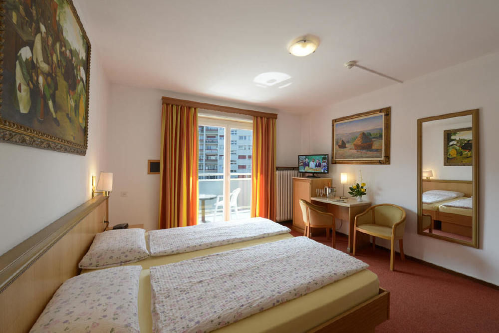 Hotel Dischma - Free Bus And Train Ticket Paradiso Eksteriør bilde