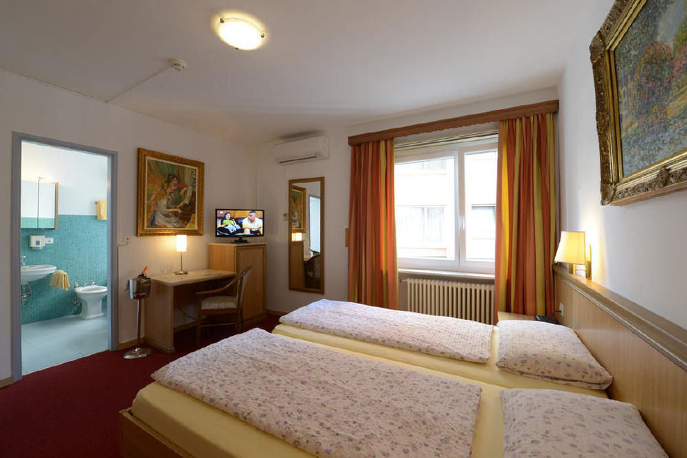 Hotel Dischma - Free Bus And Train Ticket Paradiso Eksteriør bilde